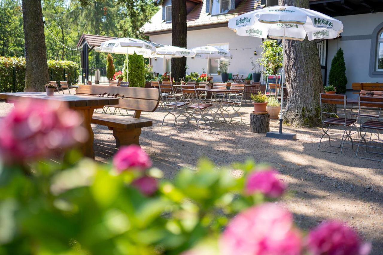 Hotel Zur Waldhufe Doberlug-Kirchhain Exteriör bild